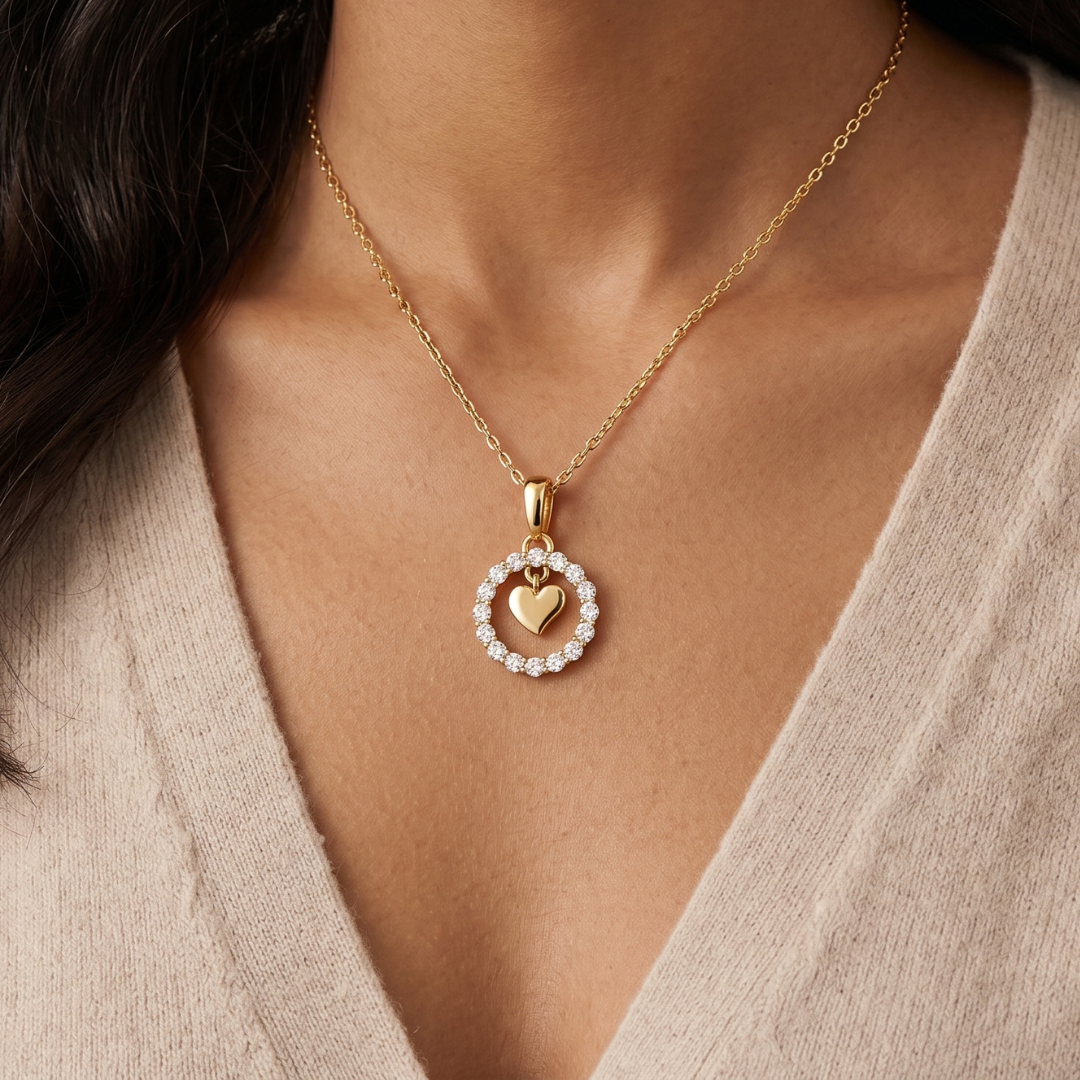 Collier Pendentif Cercle Zircons & Cœur - Plaqué Or