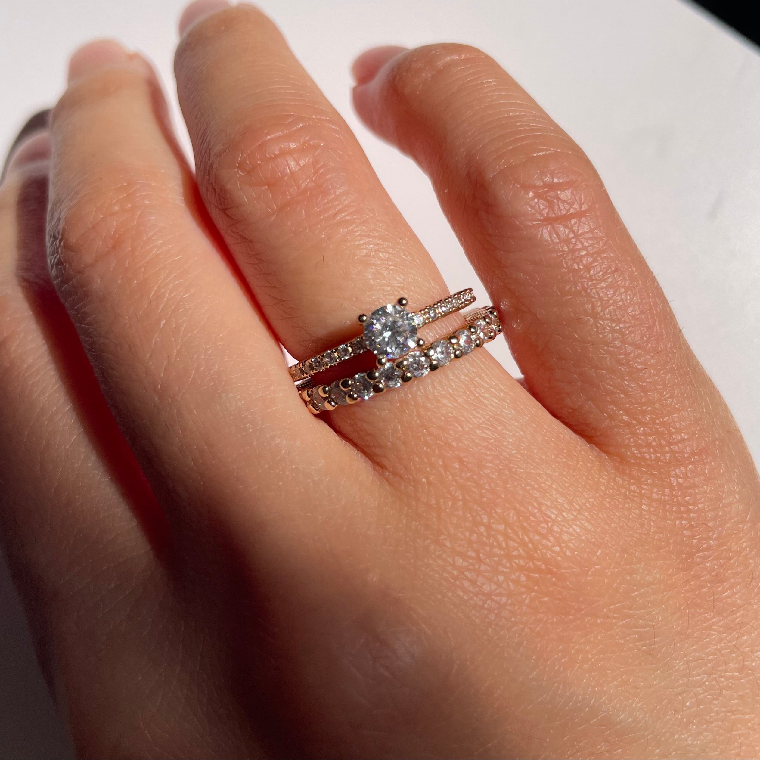 Ensemble bague solitaire Enna et alliance américaine fine - Plaqué or 18K