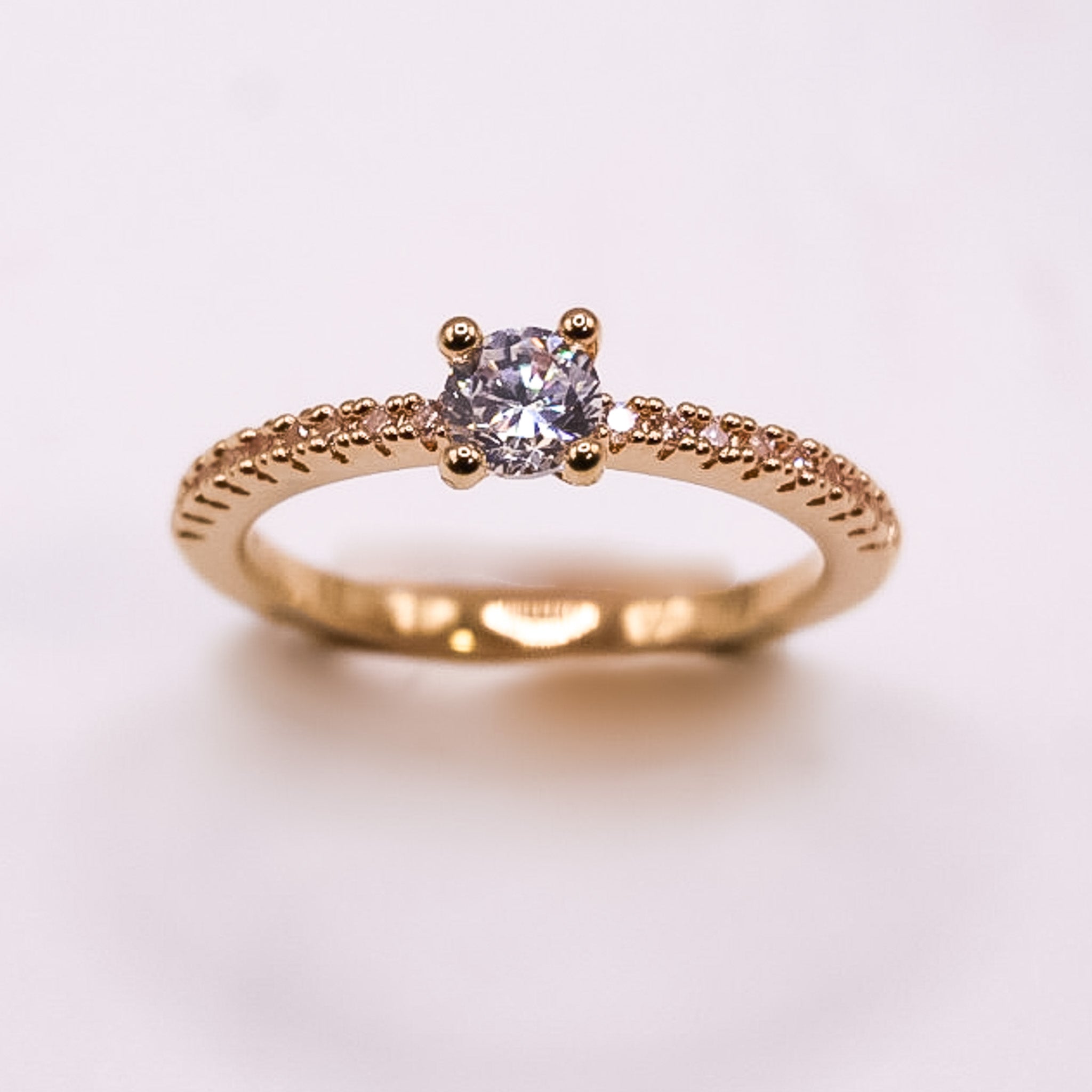 Bague Solitaire Enna en plaqué or 18K avec oxyde de zirconium, élégante et raffinée pour femme